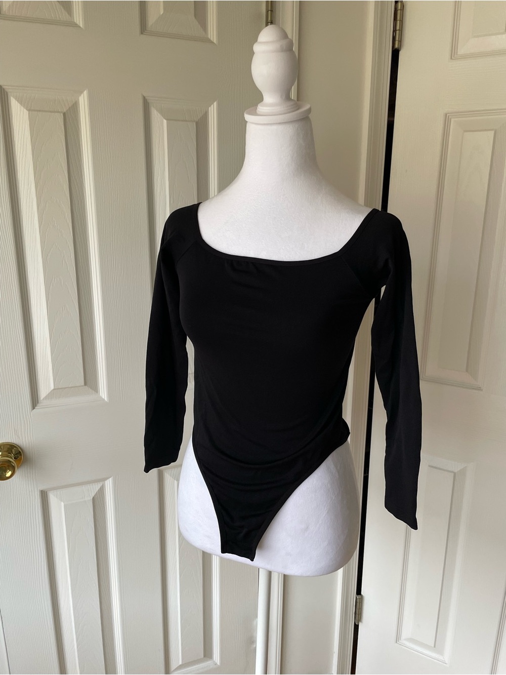 Spirit Halloween Black Scoop Neck Long Sleeve Bodysuit